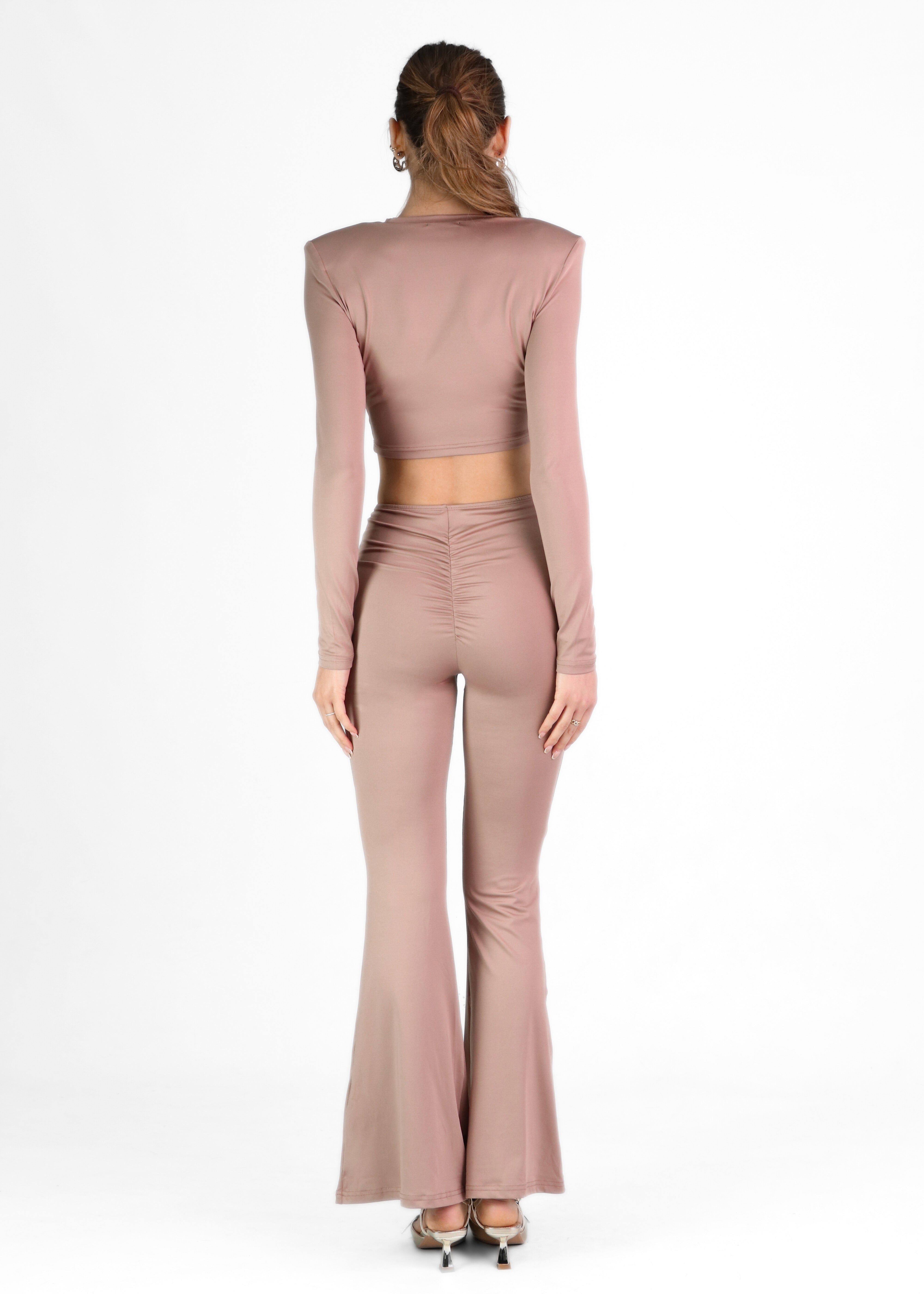 LASHANA - co-ord set in marrone con crop top con spalline imbottite e pantalone flare