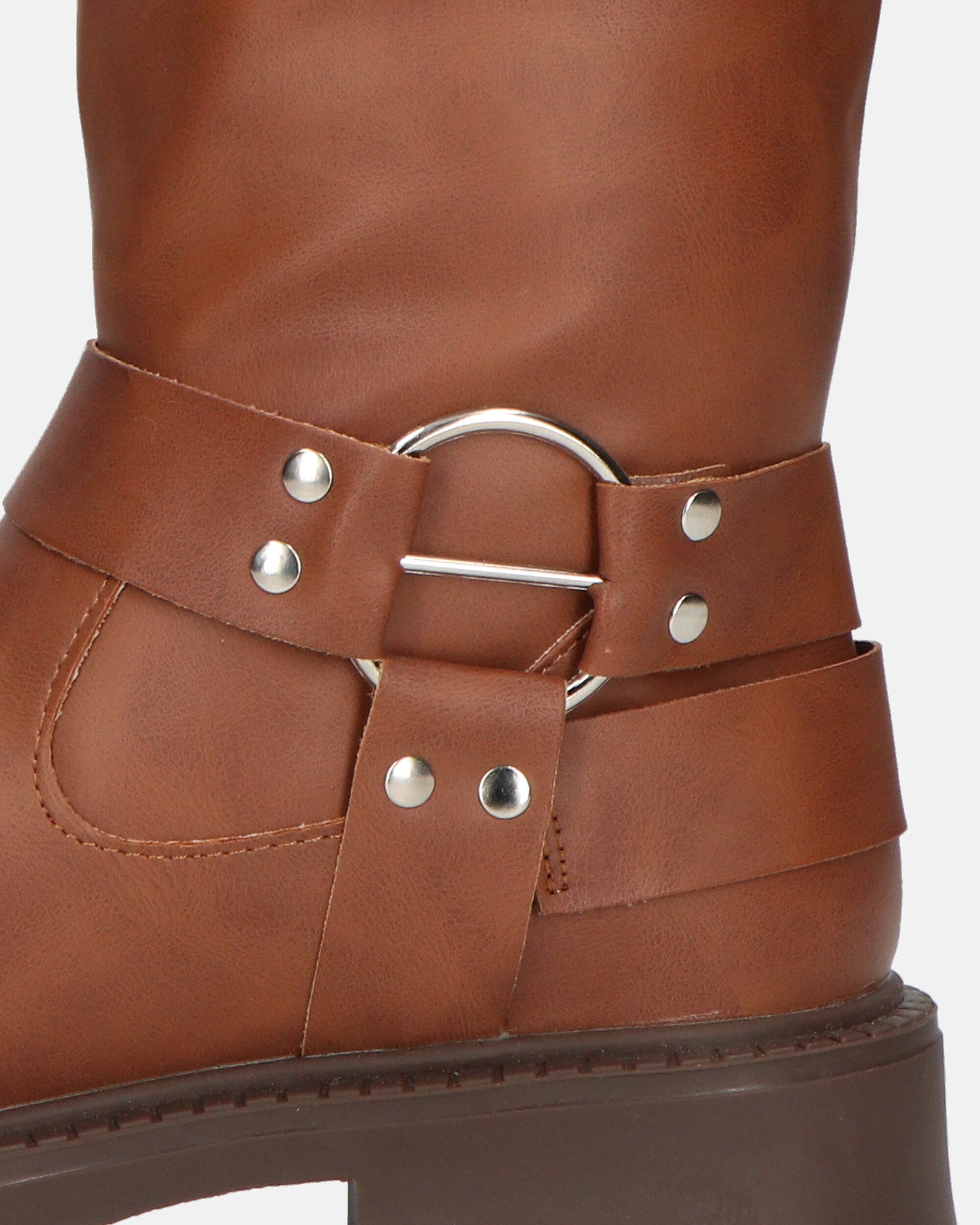 RYOKO - stivaletti marroni con borchie e cinturini