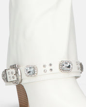 GUNN - stivali bianchi con risvolto e cinturino con gemme