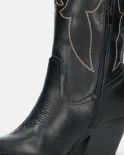 REJA - camperos alti neri con ricami in bianco