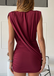 ALINA - vestito mini drappeggiato con scollo profondo in burgundy