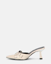 EFIA - sabot a punta in vernice beige con fibbie e dettagli in argento