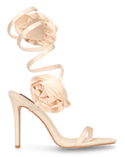 HETTY - sandali color champagne con tacco a spillo e spirale con rose