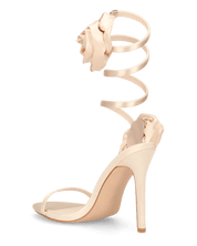 HETTY - sandali color champagne con tacco a spillo e spirale con rose