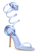 HETTY - sandali azzurri con tacco a spillo e spirale con rose