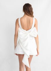 THALIE - mini dress bianco con scollo posteriore e fiocco svasato con perline