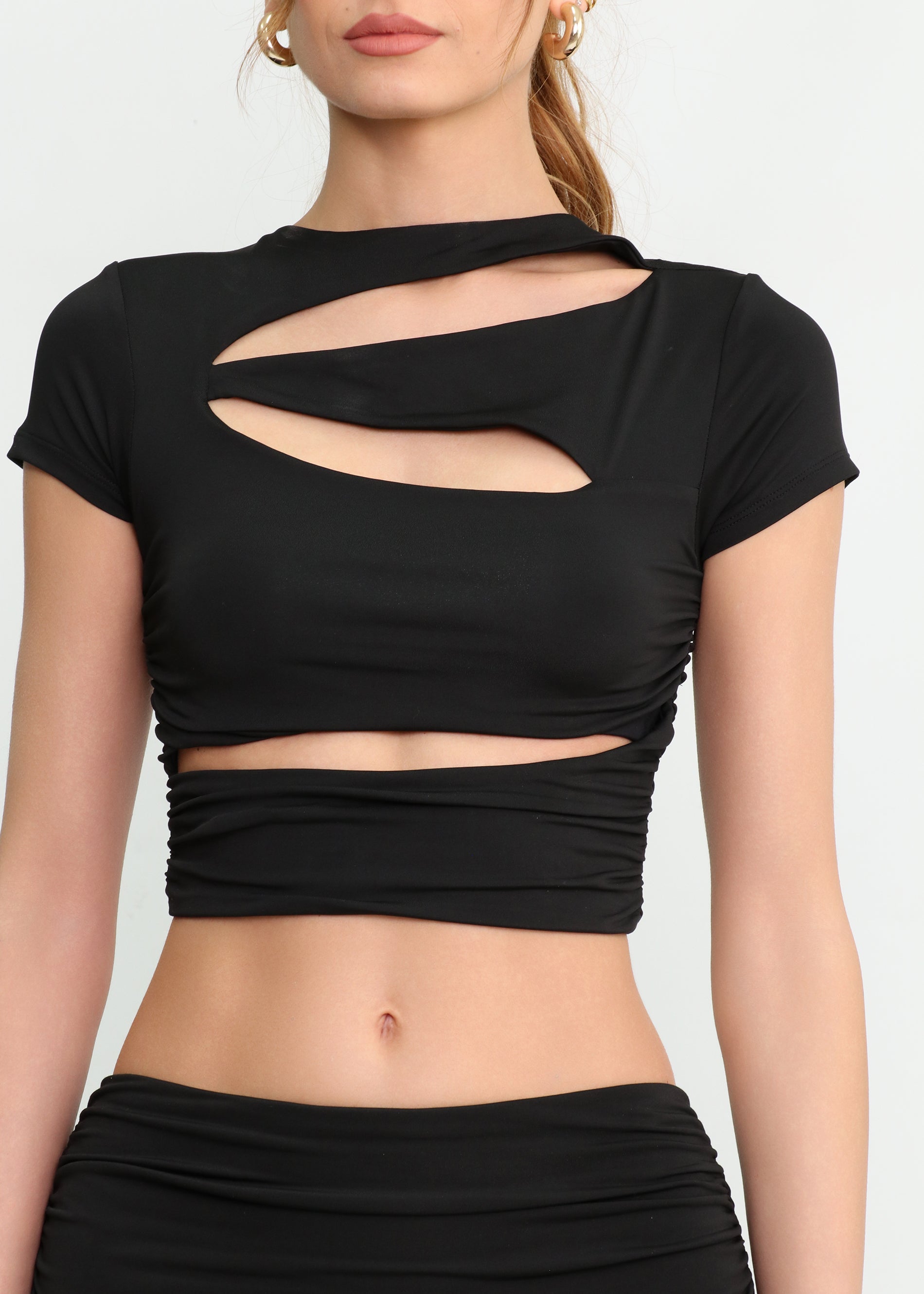 YUMI -set co-ord con pantaloni flare e top cut out