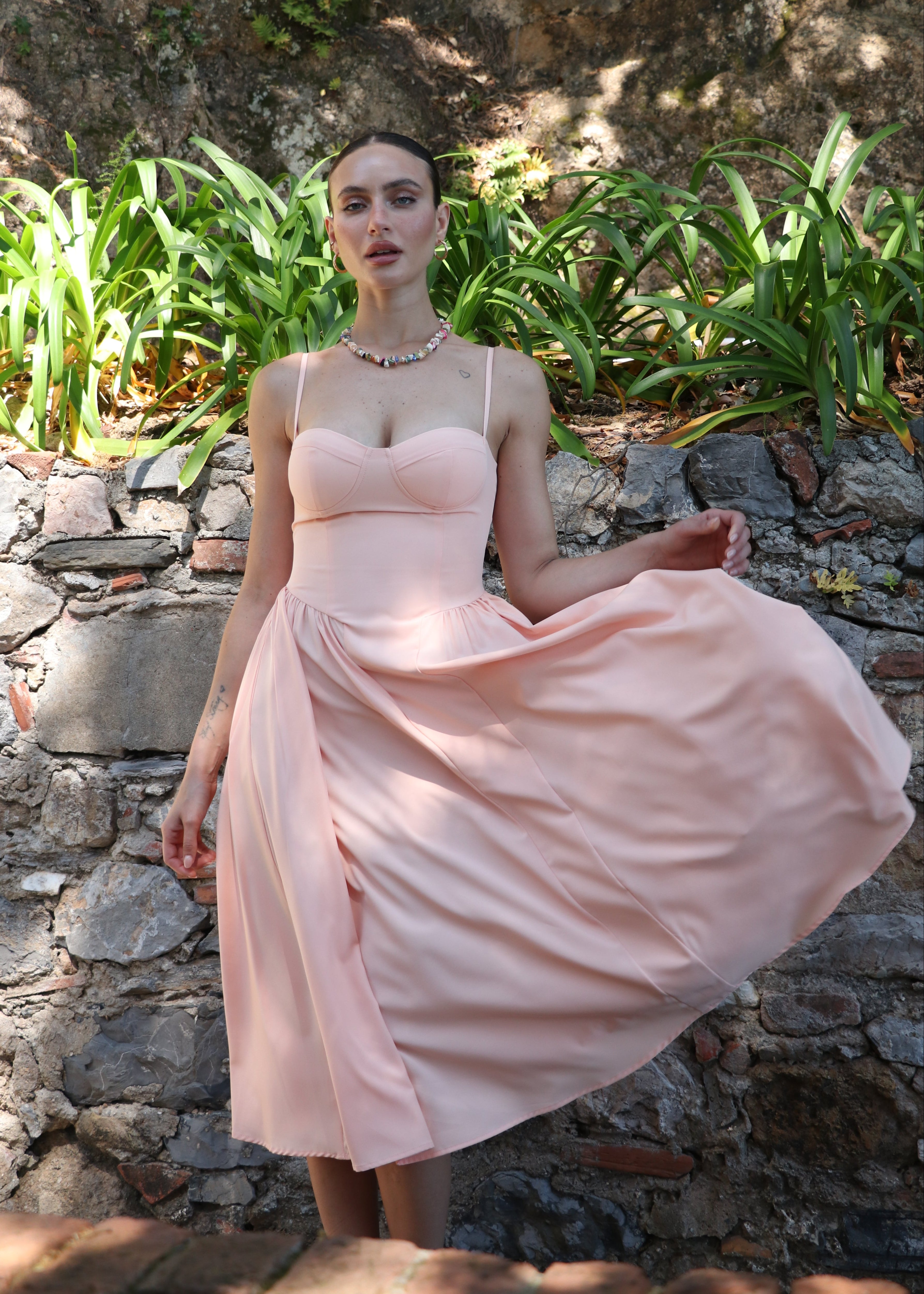 ISABEAU - vestito rosa midi a ruota con corpetto