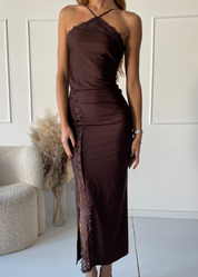 SOREN - vestito lungo marrone effetto seta con pizzo e scollo sulla schiena