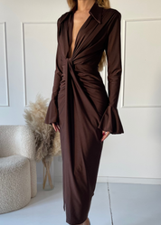 JORDYN - vestito midi marrone a maniche lunghe con scollo profondo annodato