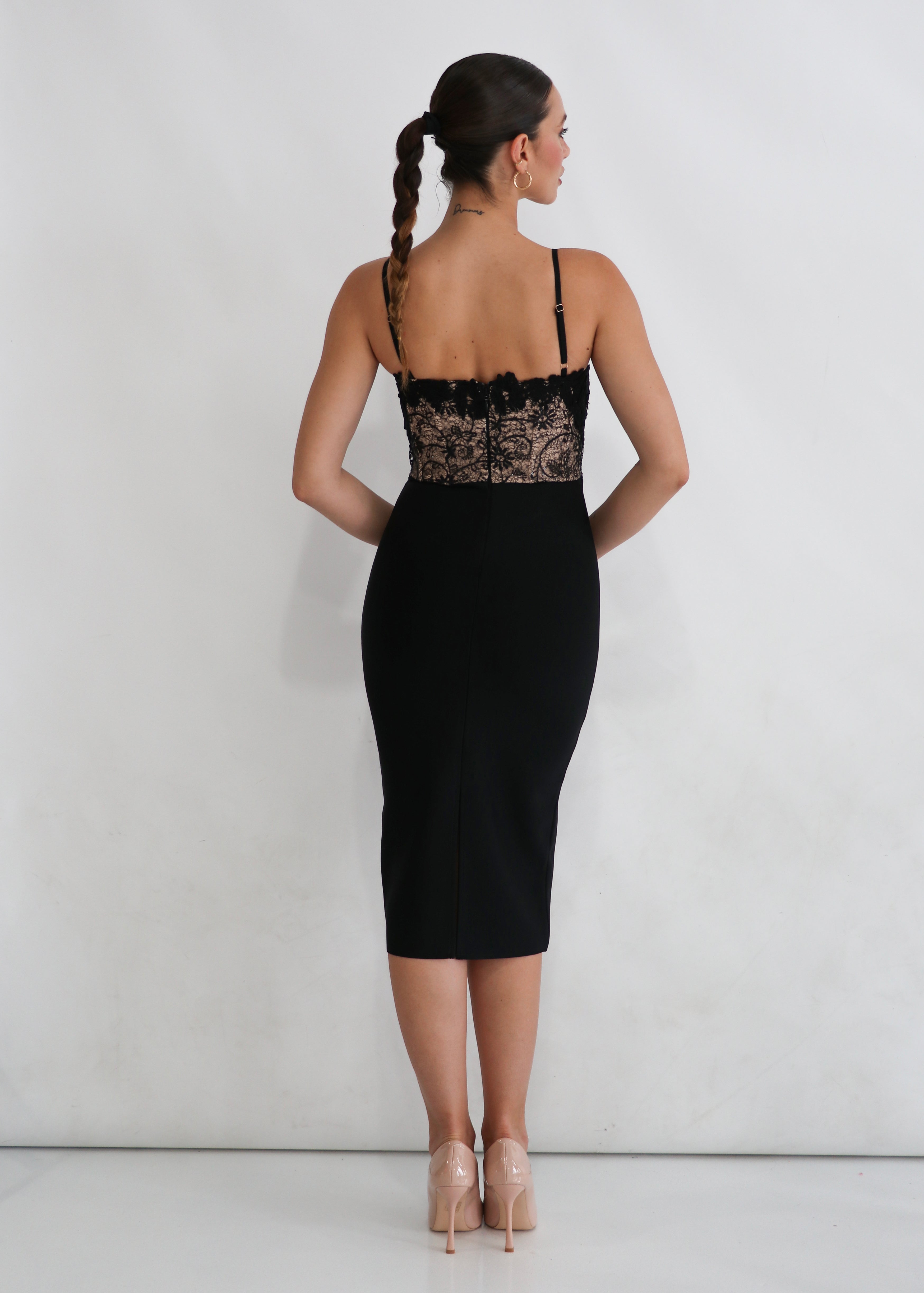 ROSAYA - vestito midi con trasparenze e dettaglio fiori sulla scollatura