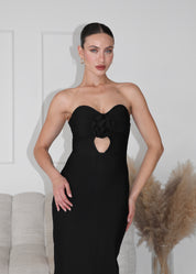 SYLPHIE - abito nero con scollo a cuore con rosa e cut out