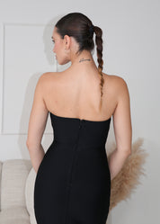 SYLPHIE - abito nero con scollo a cuore con rosa e cut out