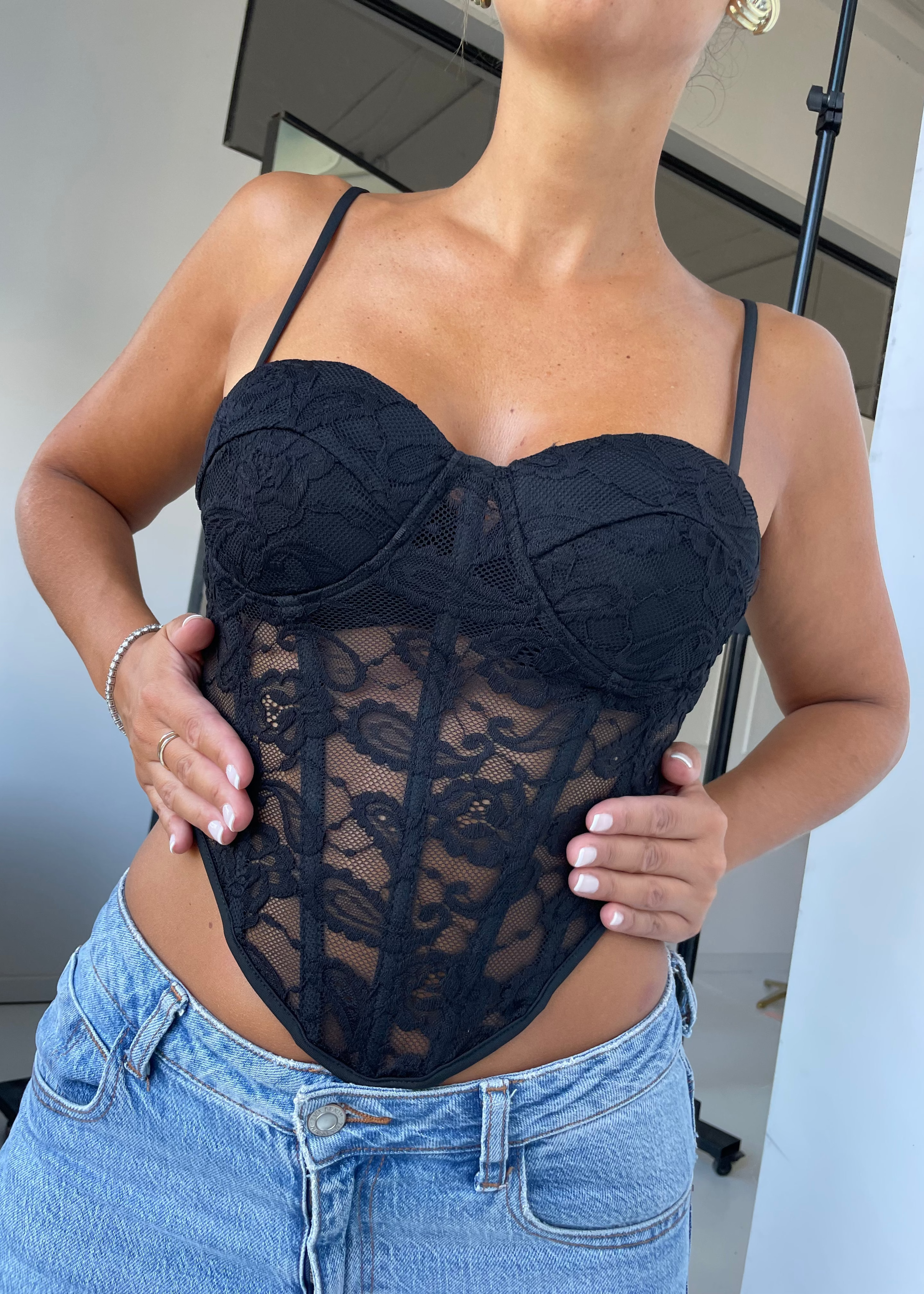 JOSYE - top corpetto in pizzo nero