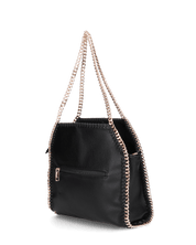 KATTY -  borsa nera con catene dorate decorative
