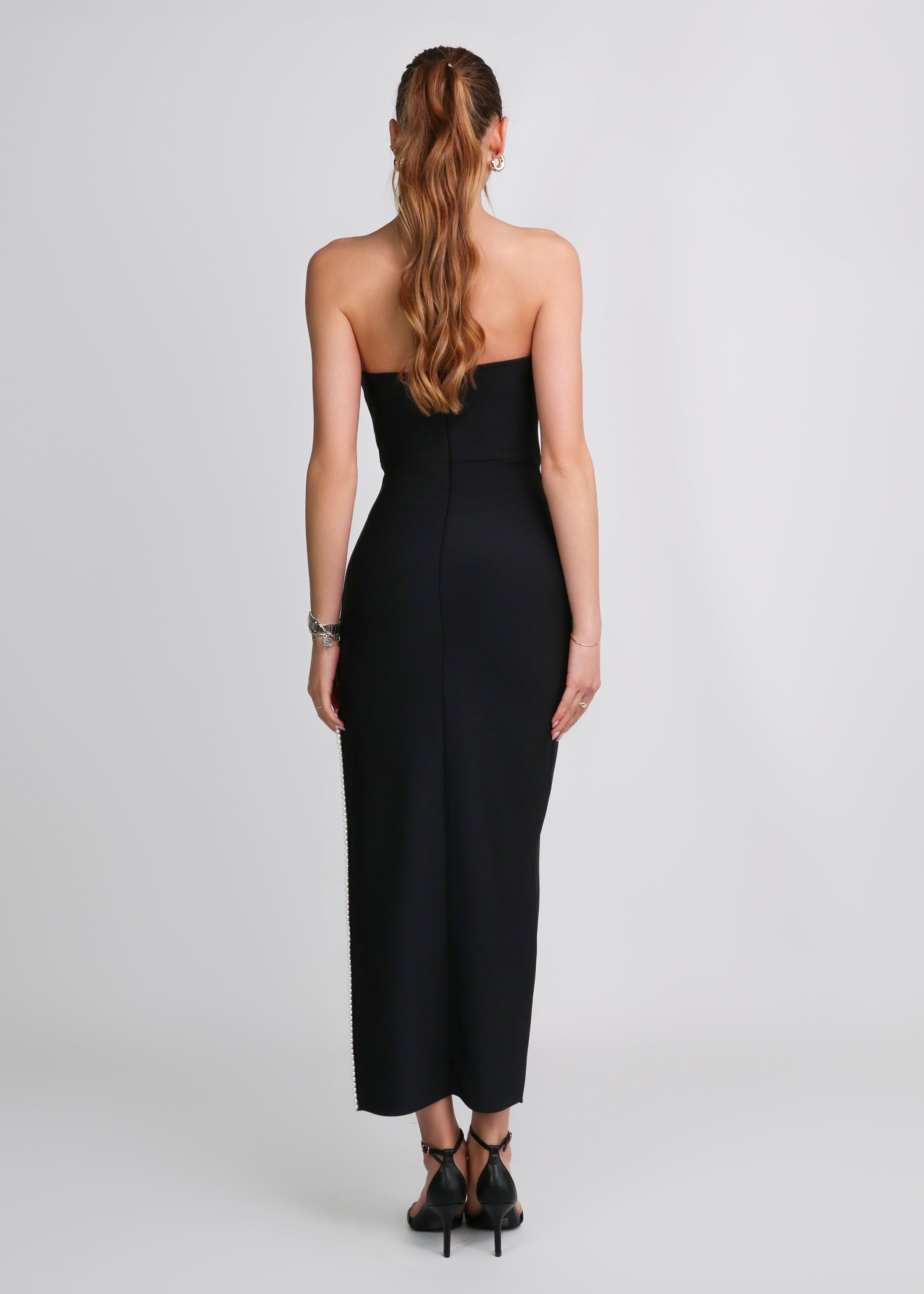 MILAN - vestito lungo nero con spacco con perle