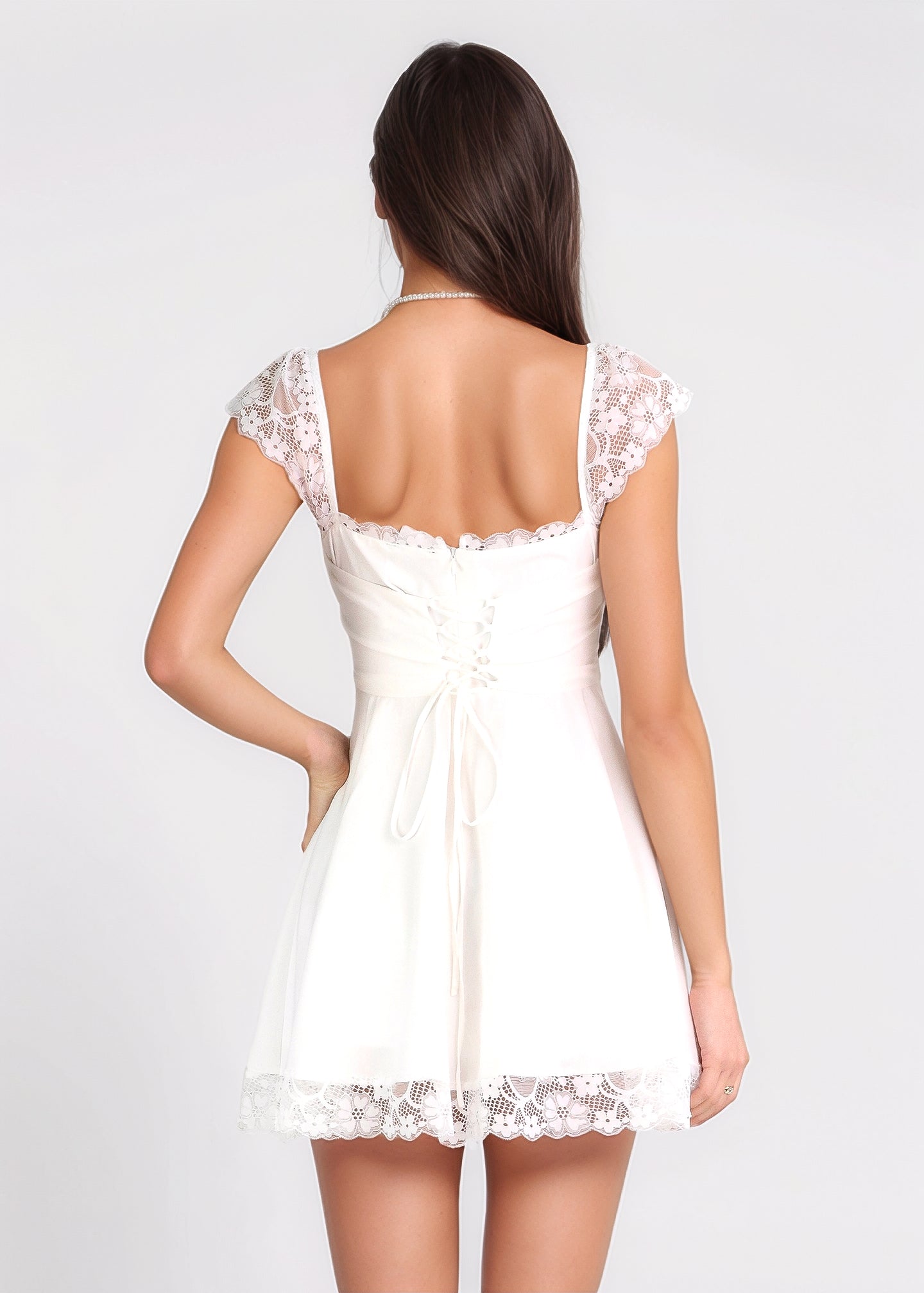 NOELE - vestito bianco con gonna ampia e dettagli in pizzo