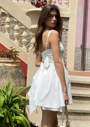 PETAL - abito mini in bianco con gonna ampia e fiocco sulla schiena