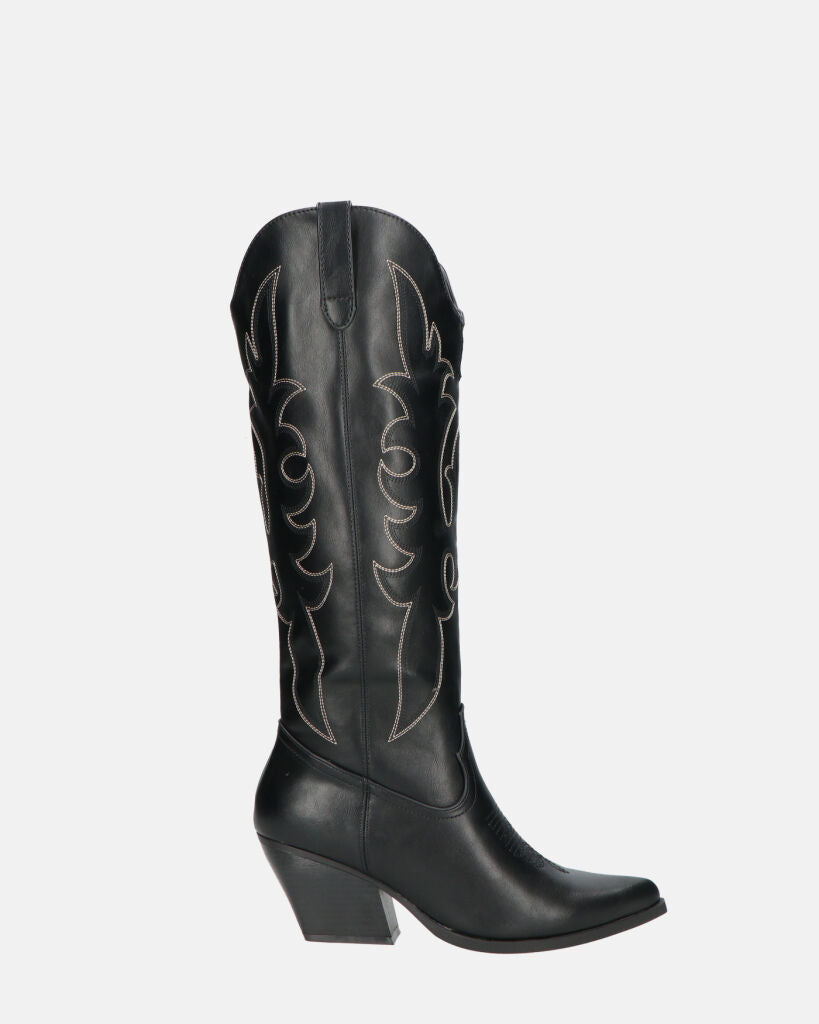 REJA - camperos alti neri con ricami in bianco