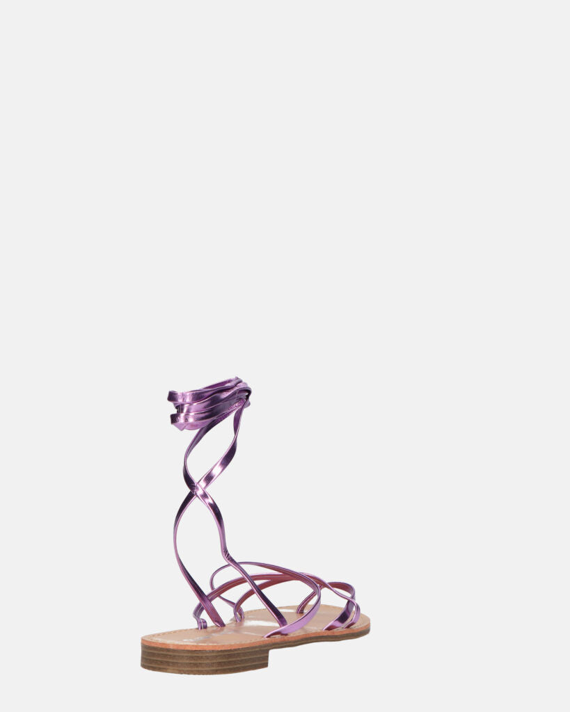 CRESSIDA - sandales plates beiges à cordons violets métallisé