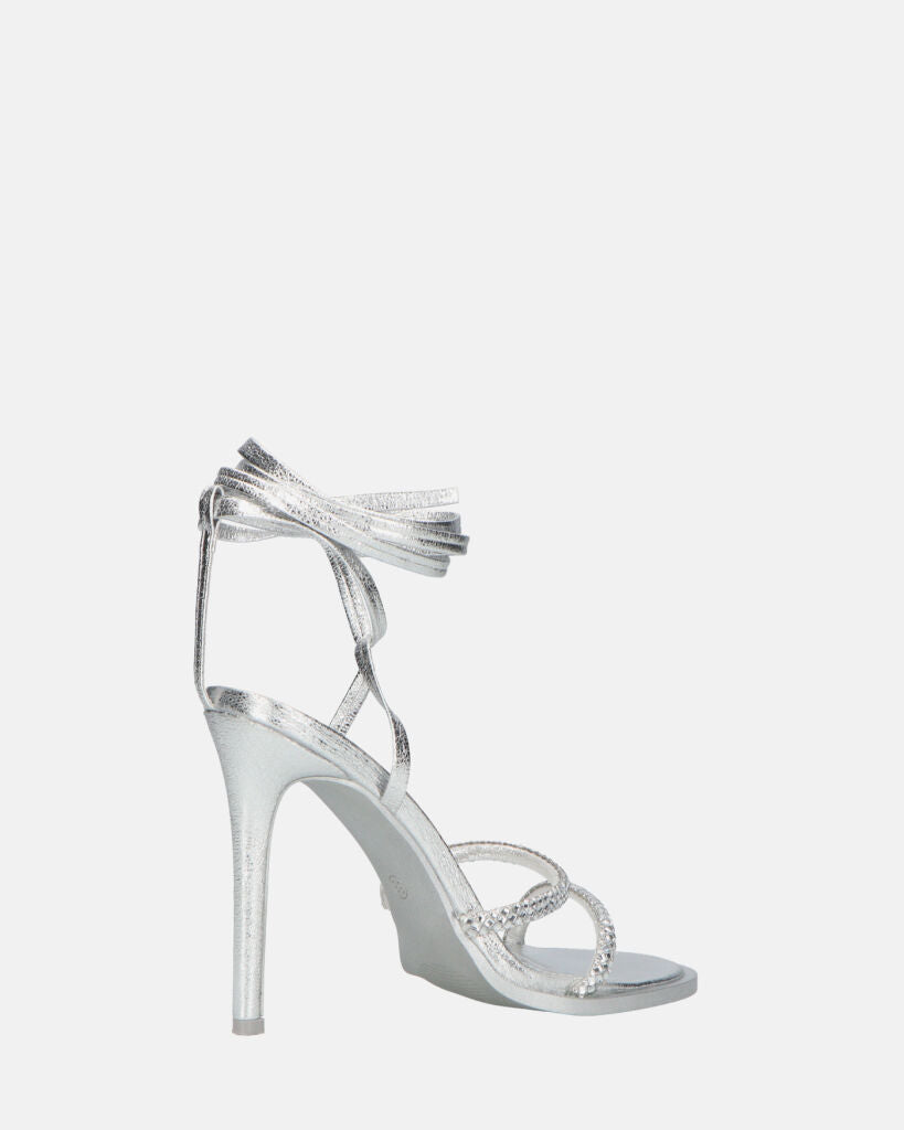 SHOORAI - tacchi alti a spillo argentati con lacci e gemme
