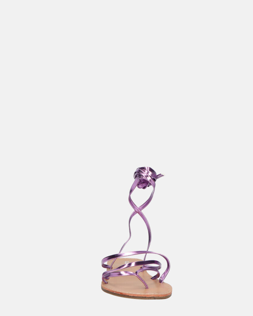 CRESSIDA - sandales plates beiges à cordons violets métallisé