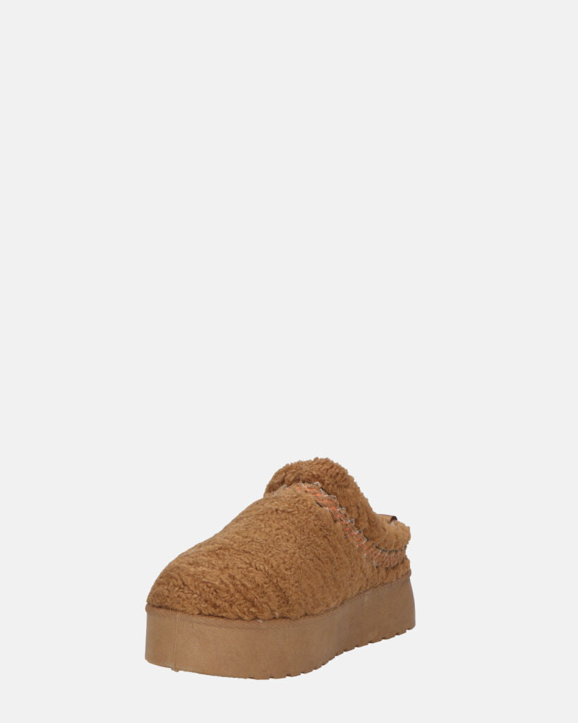 SHIGE - pantofole platform marroni con ricami