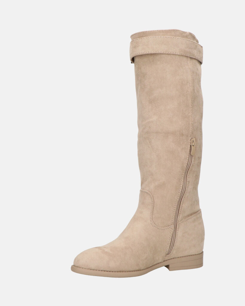 LILITH - stivali alti in camoscio beige con zip laterale con zeppa interna