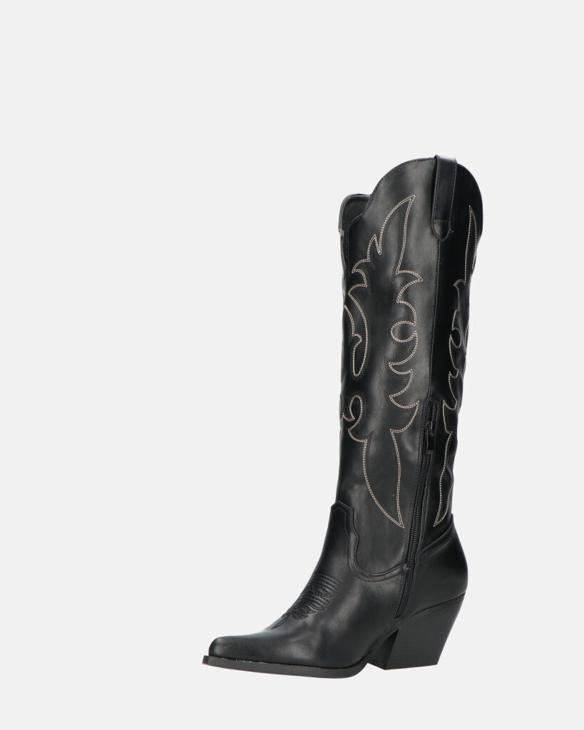 REJA - camperos alti neri con ricami in bianco