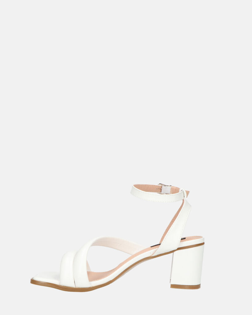 HIROE - sandali bianchi con tacco in ecopelle con cinturino