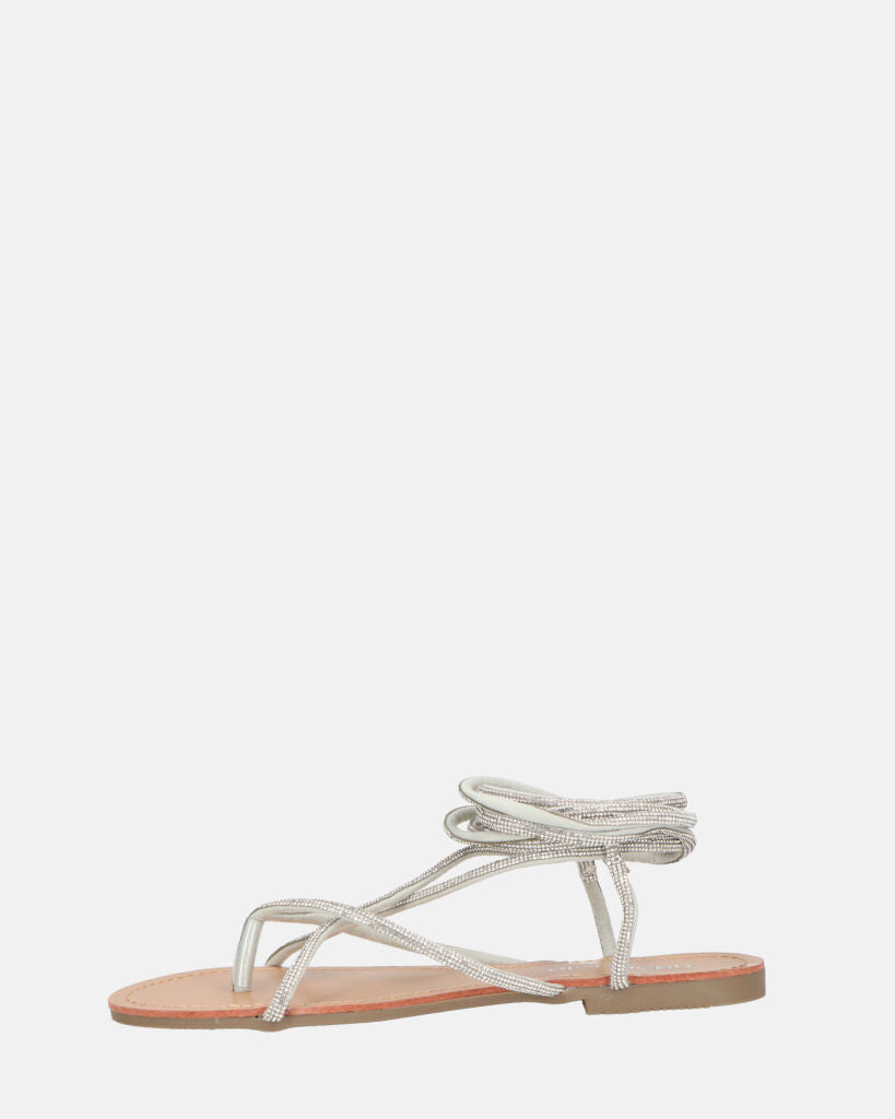 JANIRA - sandali bassi con lacci glitter argentati