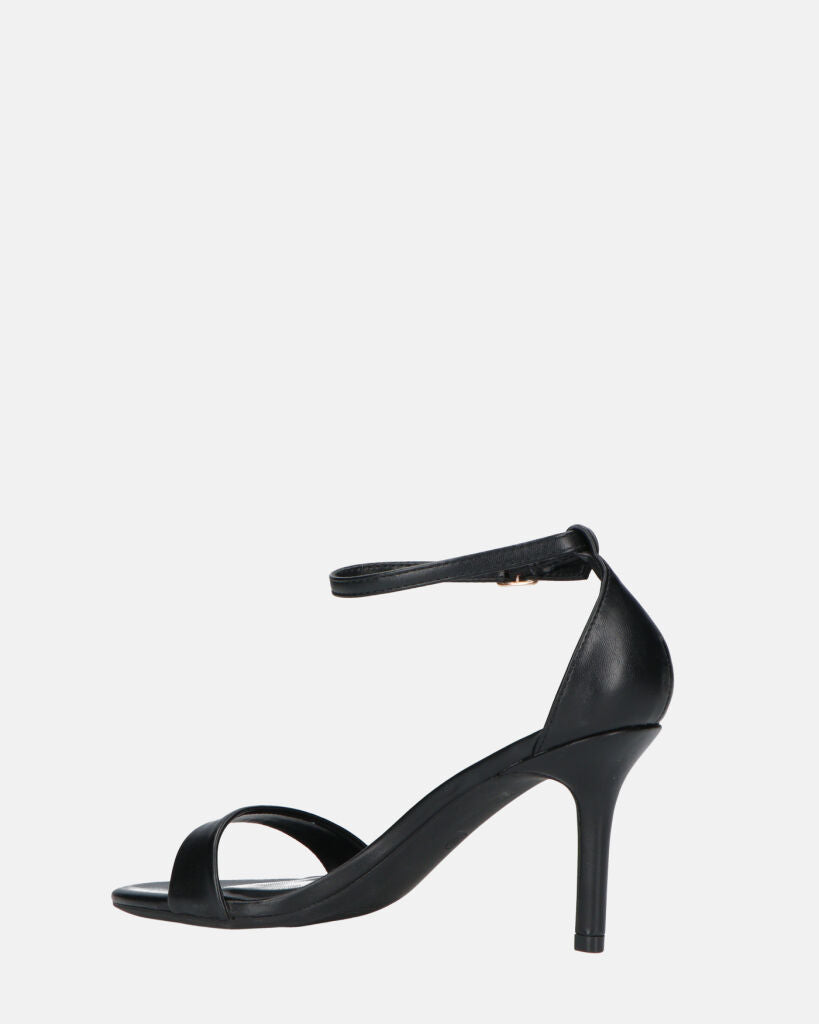 ADELYNE - sandali con tacco a spillo in ecopelle nera con cinturino
