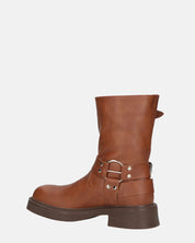 RYOKO - stivaletti marroni con borchie e cinturini