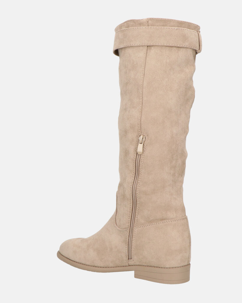 LILITH - stivali alti in camoscio beige con zip laterale con zeppa interna