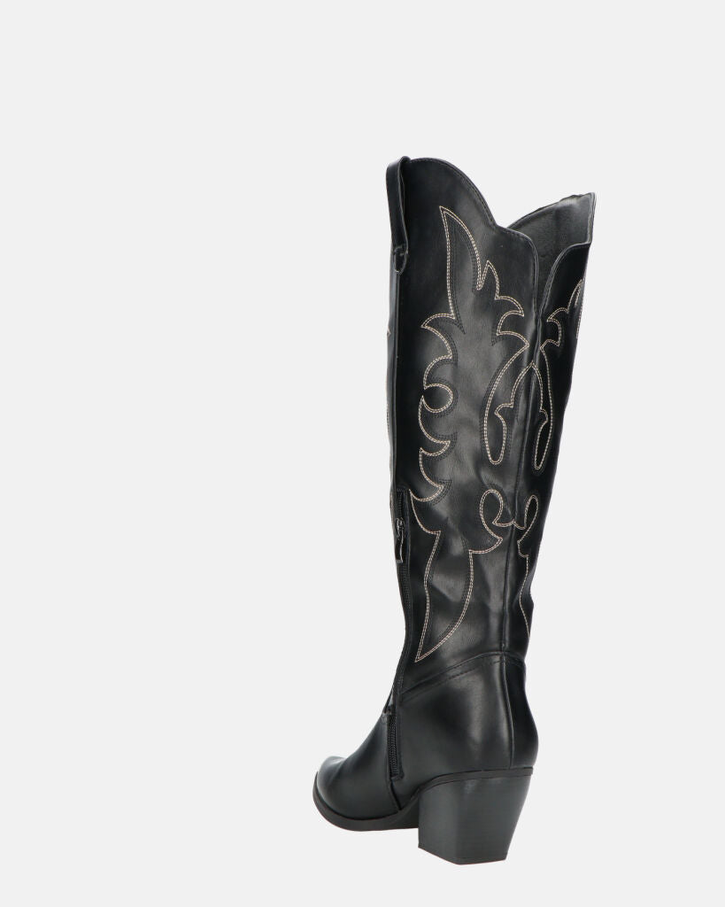 REJA - camperos alti neri con ricami in bianco