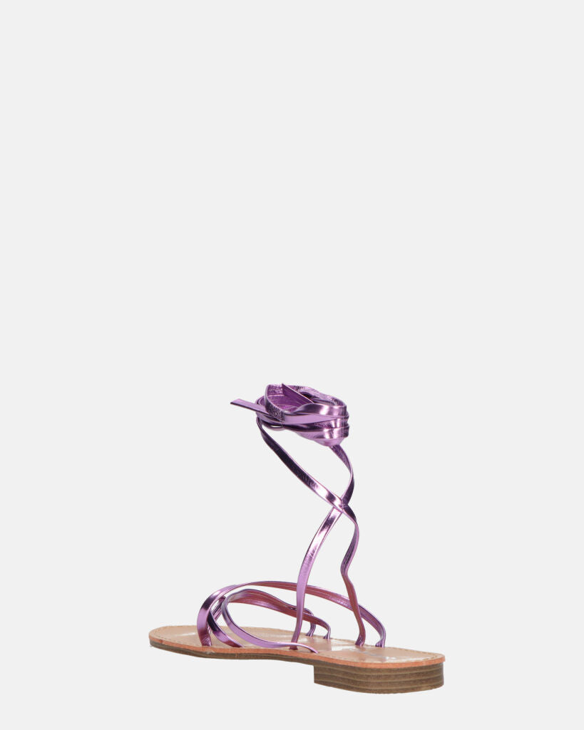 CRESSIDA - sandales plates beiges à cordons violets métallisé