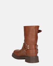 RYOKO - stivaletti marroni con borchie e cinturini