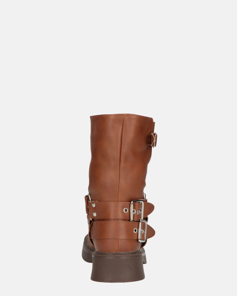 RYOKO - stivaletti marroni con borchie e cinturini