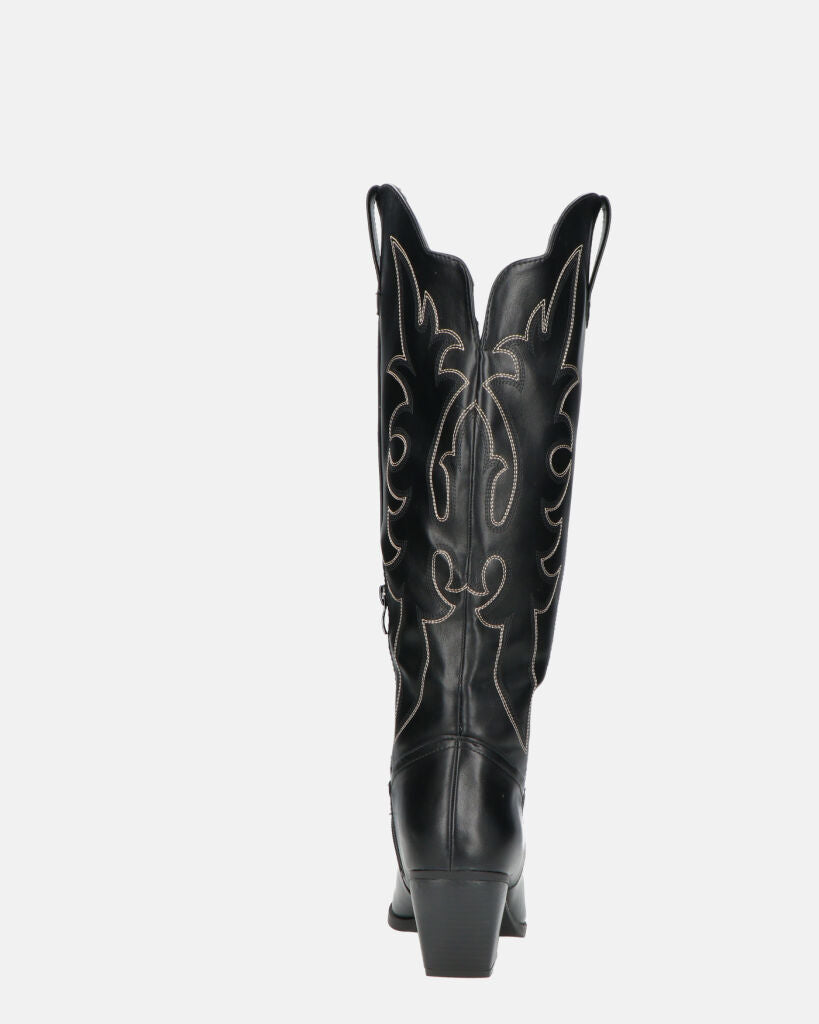 REJA - camperos alti neri con ricami in bianco