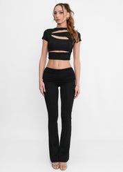 YUMI -set co-ord con pantaloni flare e top cut out