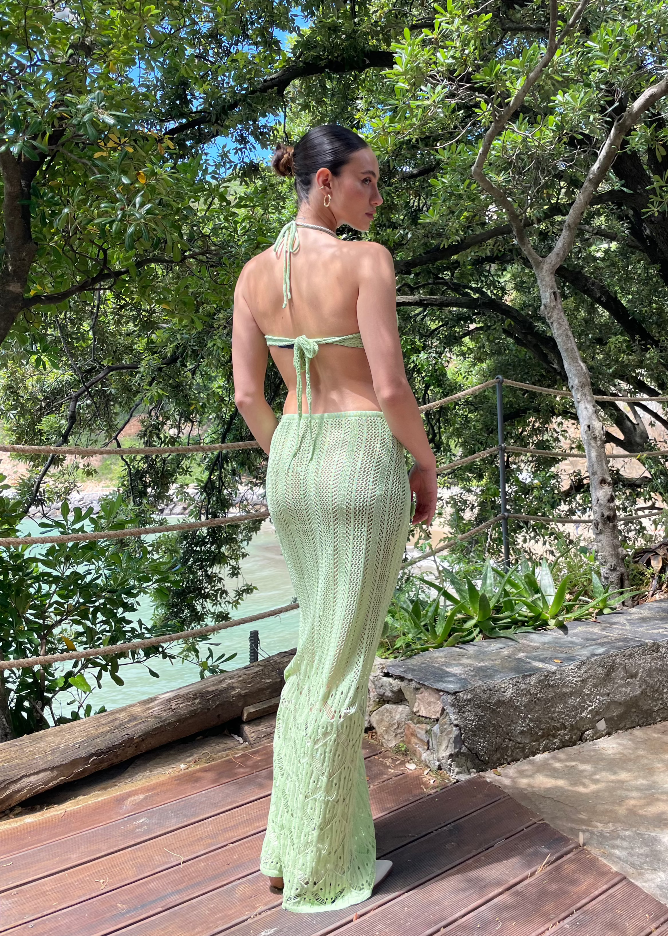 CRUSHY - co ordinato verde in crochet con dettaglio rose