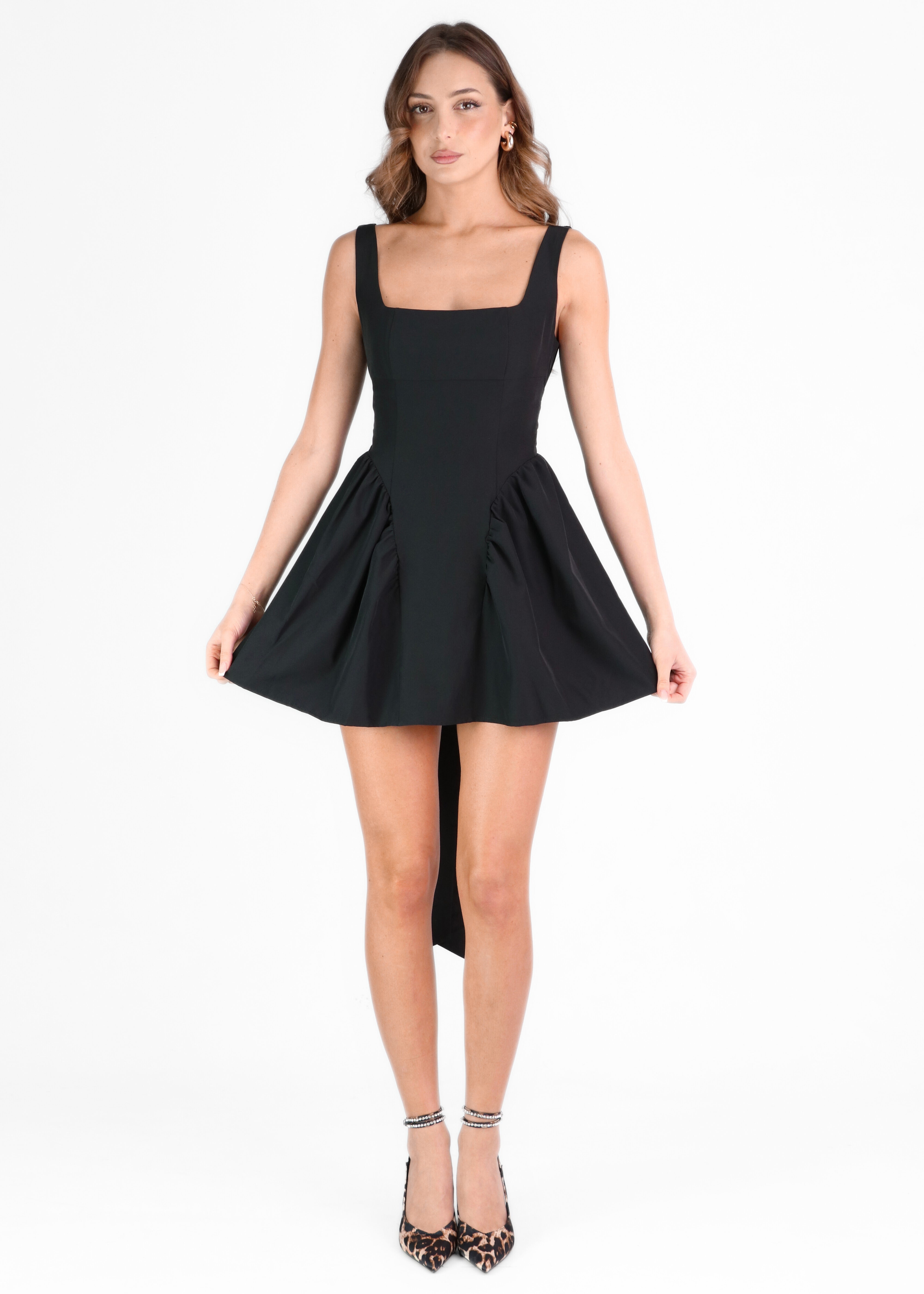 GABRIELLE - vestito mini nero con gonna ampia con scollo posteriore e fiocco