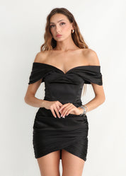 HAYDEN - vestito nero satin con scollo bardot e gonna incrociata