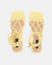 MARYNA - sandali gialli in PU con lacci
