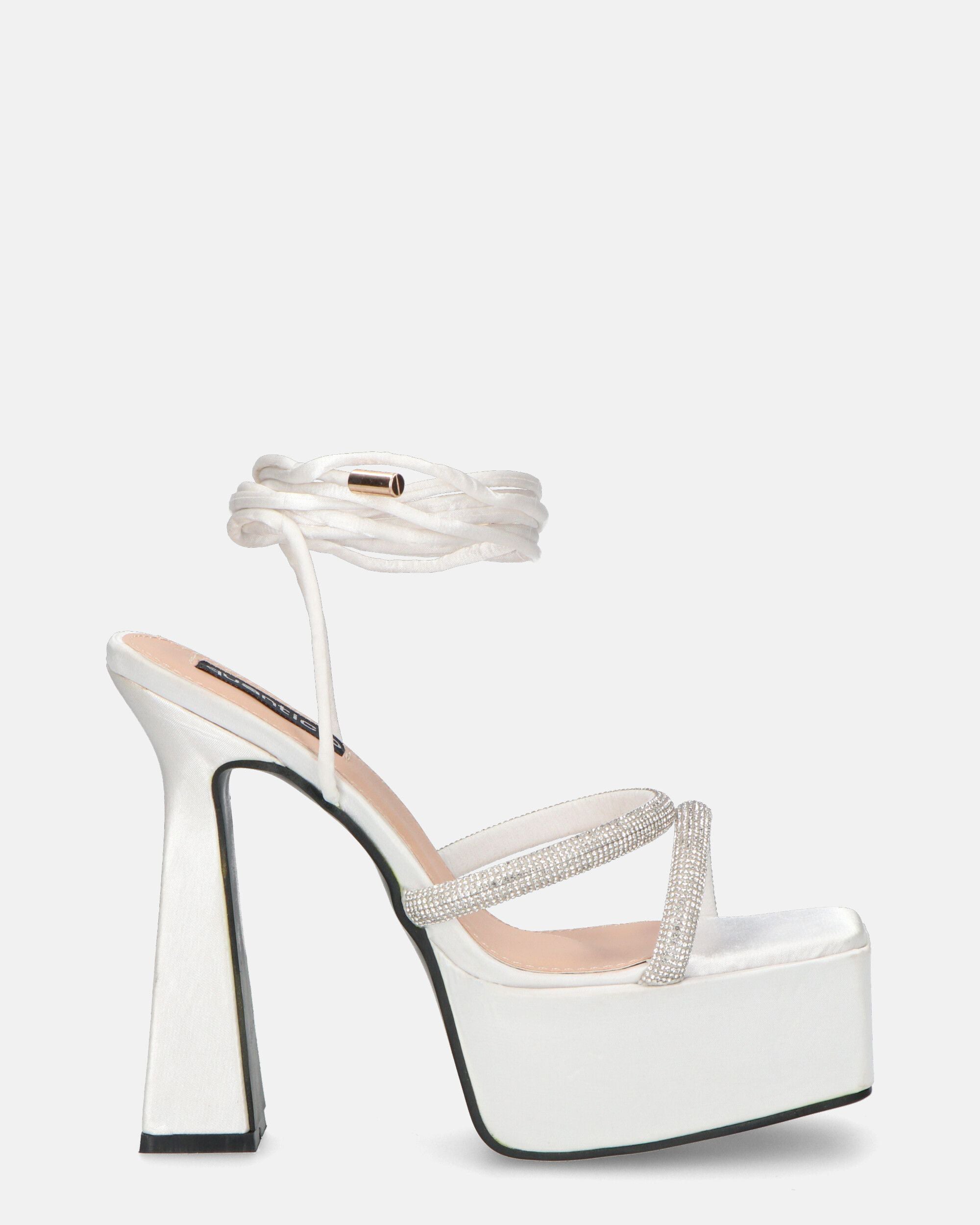 BIRGIT - sandali il satin bianco con gemme