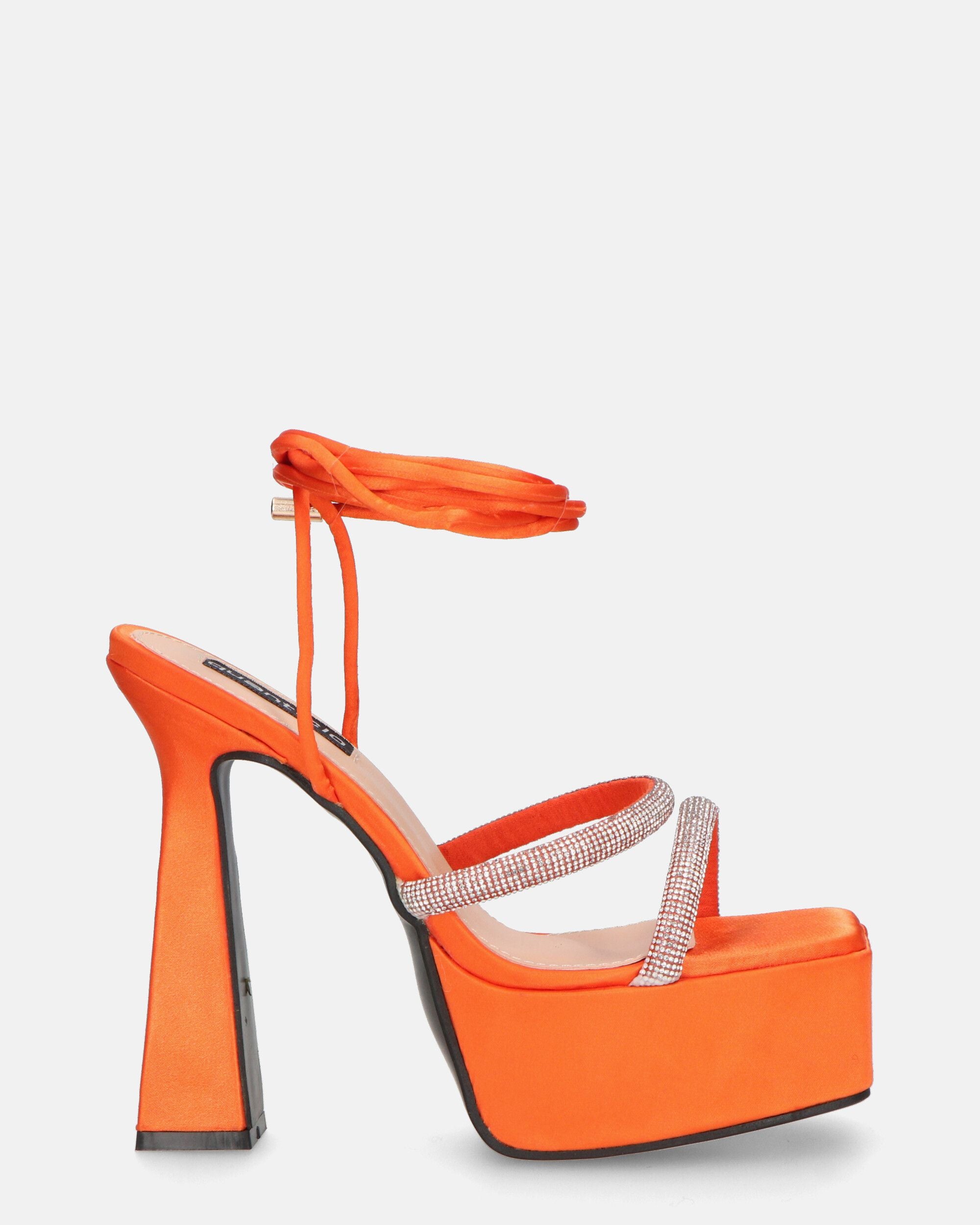BIRGIT - sandali il satin arancione con gemme