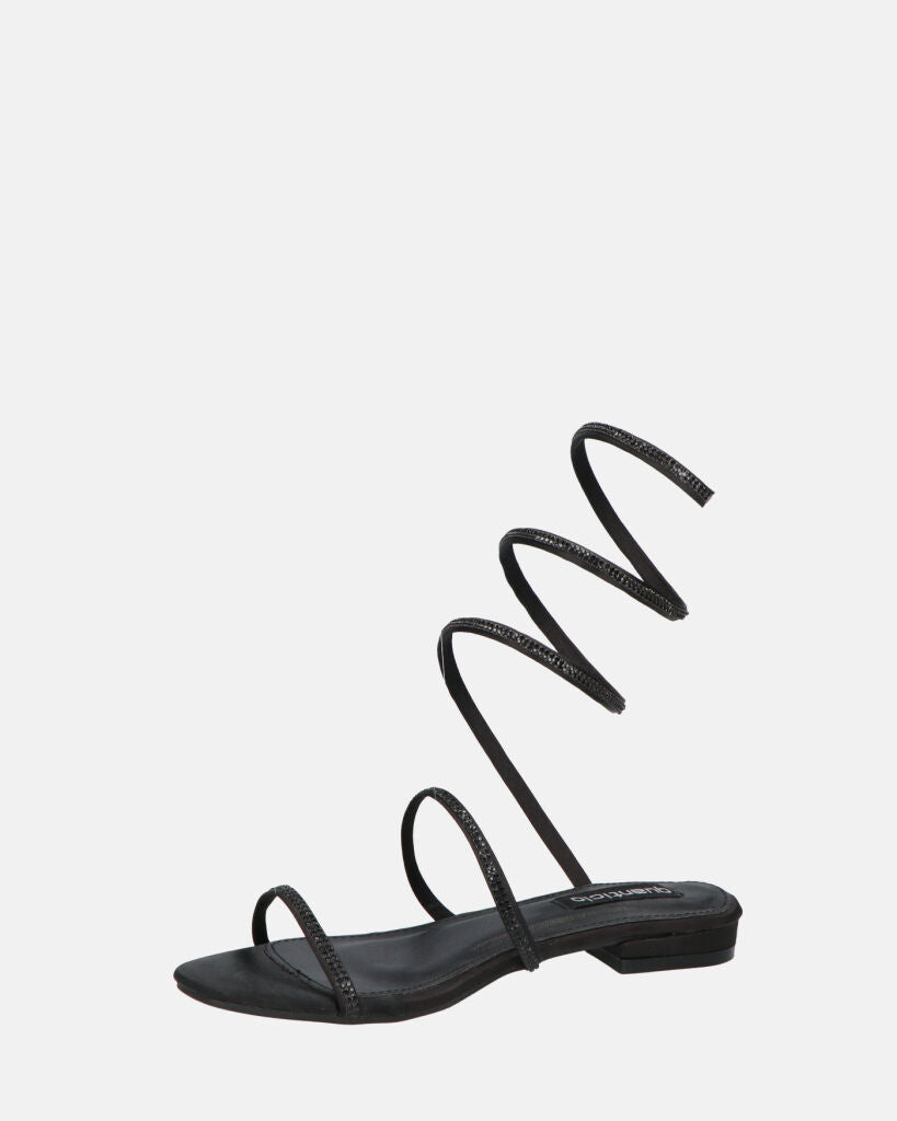 DOMINIKA - tacchi bassi neri con gemme e spirale.