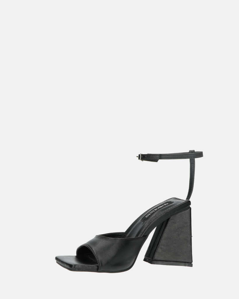 KUBRA - sandali con cinturino in ecopelle nera