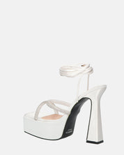 BIRGIT - sandali il satin bianco con gemme