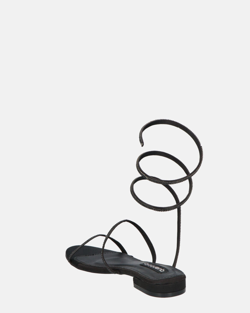 DOMINIKA - tacchi bassi neri con gemme e spirale.